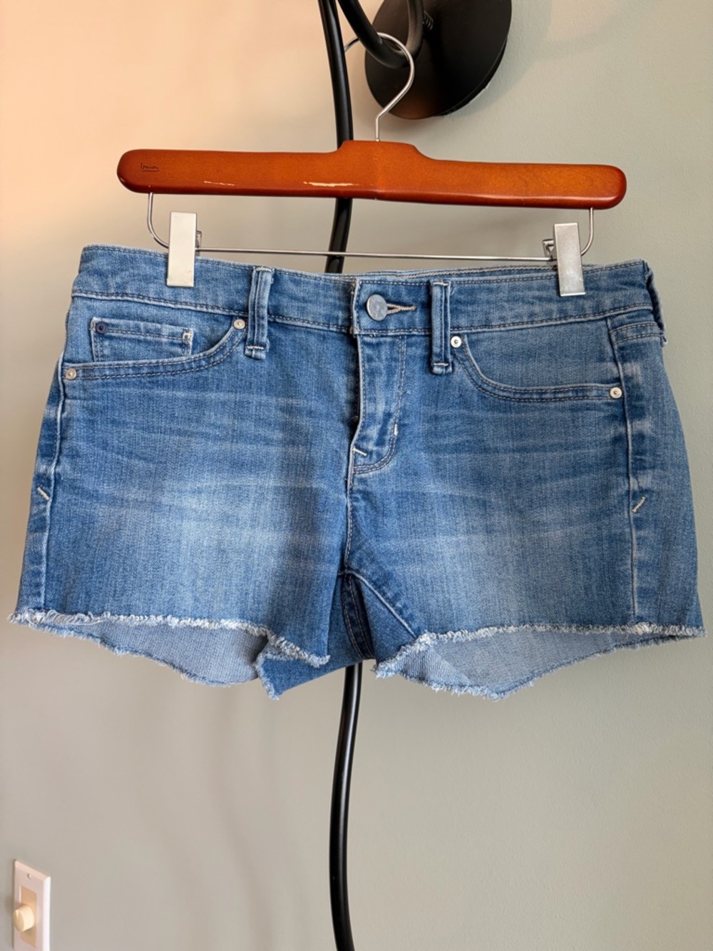 GAP
MADDIE SUMMER CUT-OFFS JEAN SHORTS